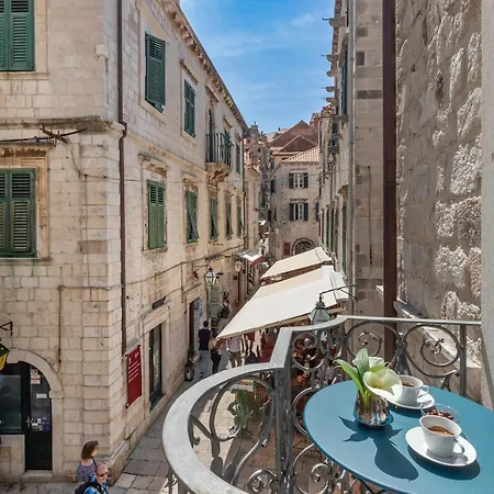 Palace Old Town - Ww *